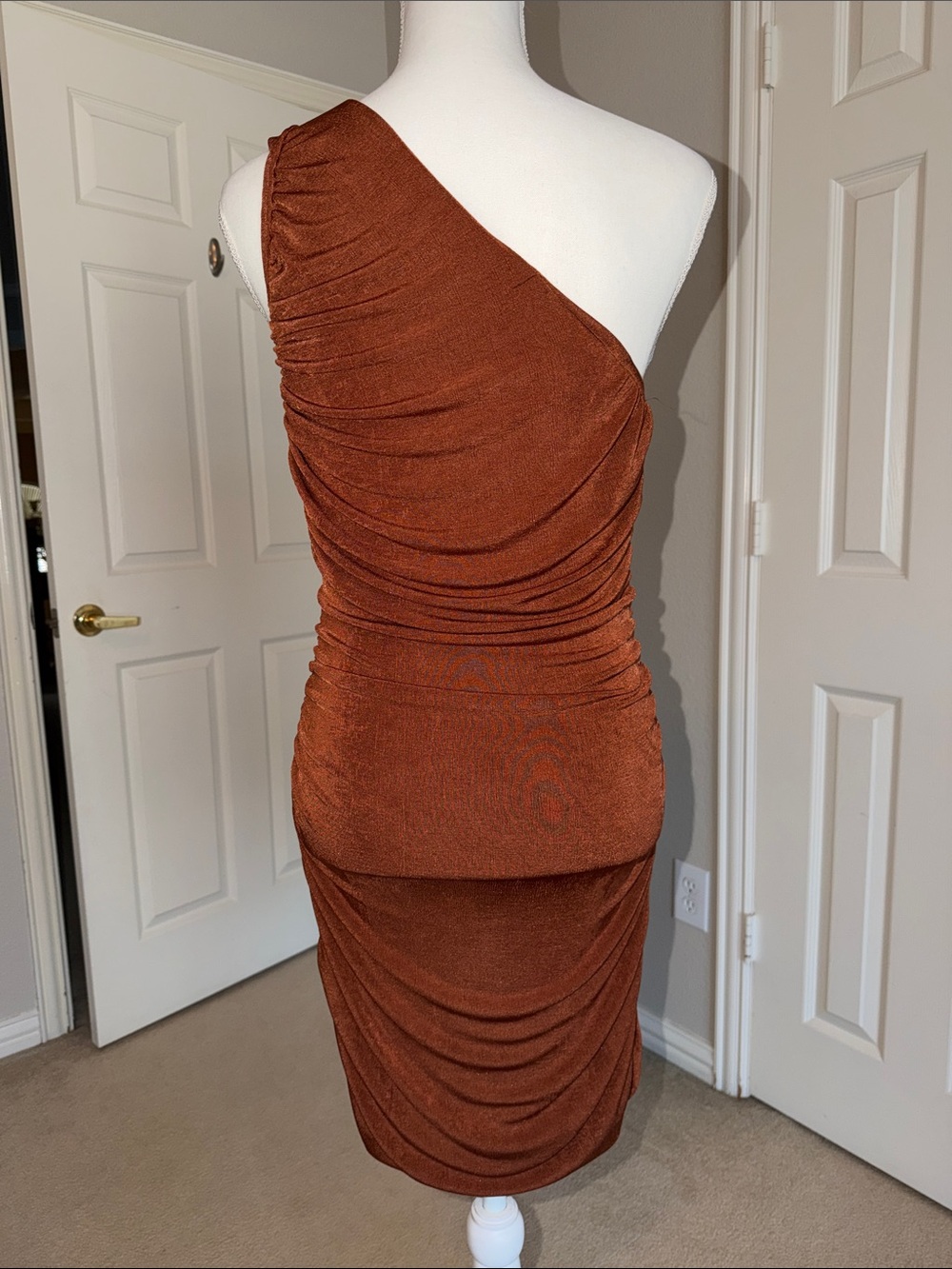 One-Shoulder Rust Bodycon Dress - Picture 3 of 7